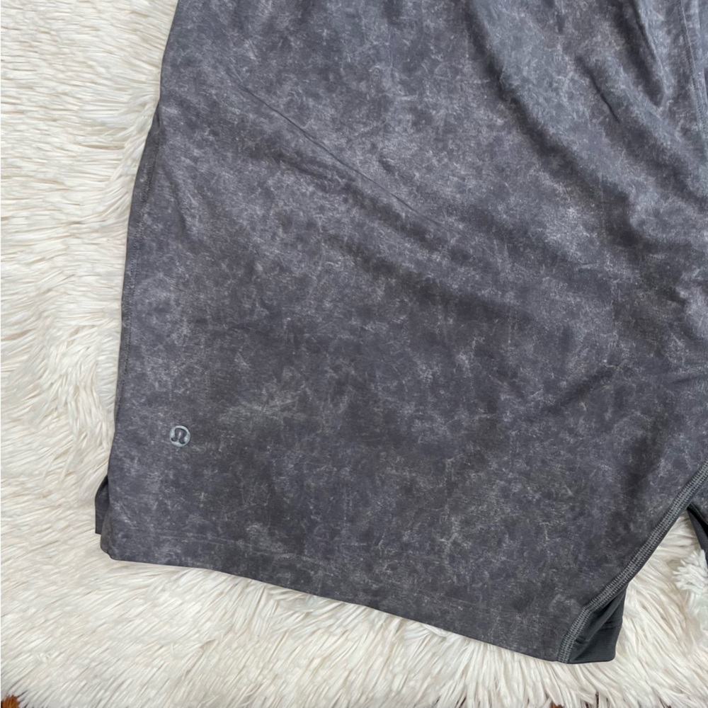 Lululemon Athletica men Lululemon T.H.E. Short 9" *Linerless - Picture 2 of 10